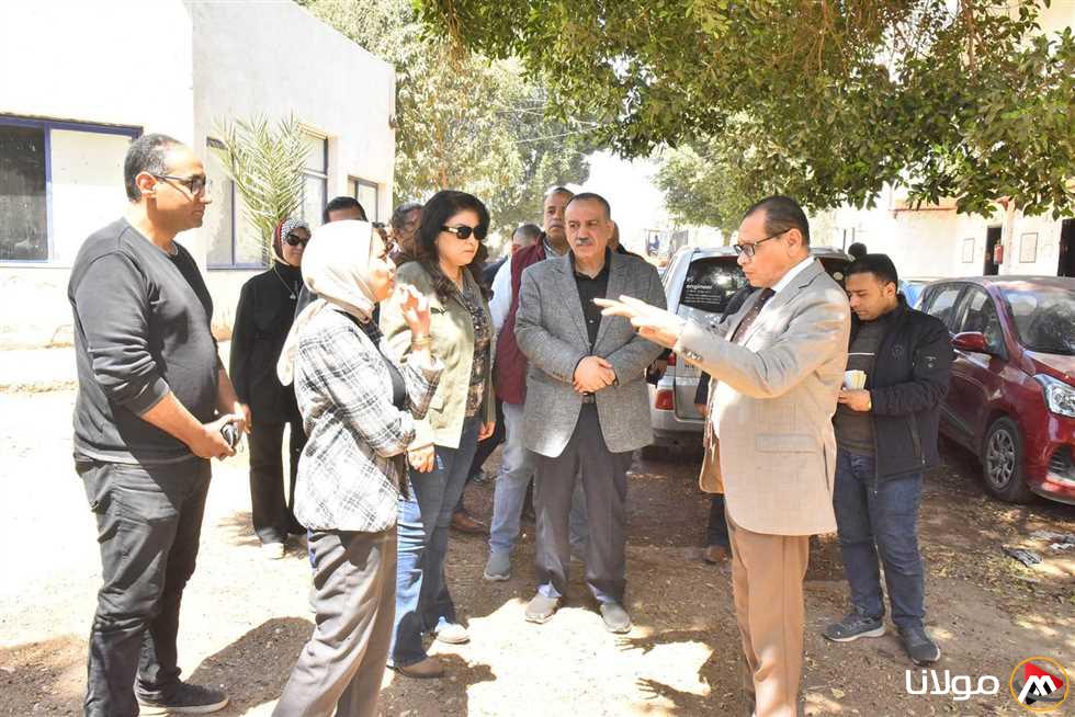 إلى رواد الأعمال الصغيرة.. محافظ أسيوط يزور مراحل تطوير مركز الحاضنات التكنولوجية في عرب المدابغ