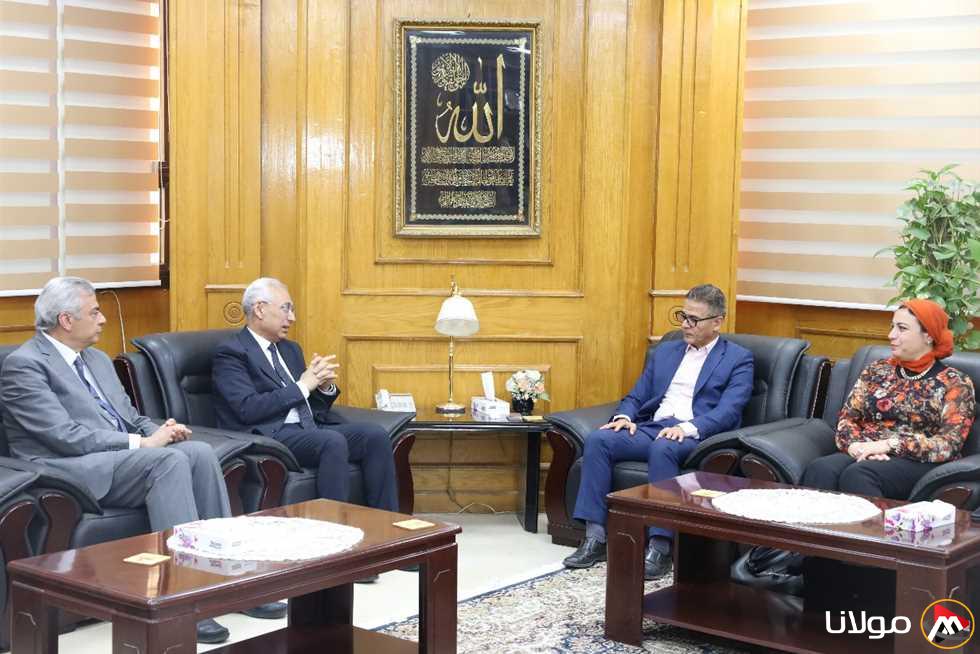 وفد من هيئة الاعتماد والرقابة الصحية يقوم بزيارة إلى جامعة المنيا