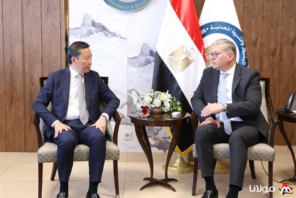 وزير البترول يناقش مع مسؤولين من “بي بي” تسريع تطوير اكتشافات الغاز الجديدة وتعزيز التعاون الاستراتيجي.