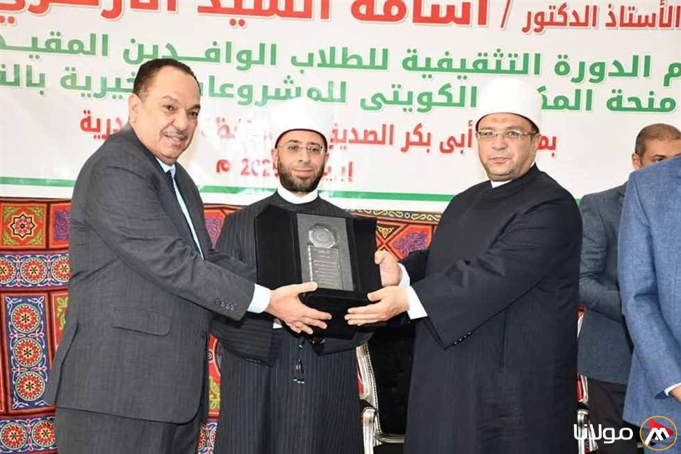 وزير الأوقاف: نعمل على إعداد جيل من العلماء الموثوقين لنشر النور والهداية.. والتعاون مع الكويت يعتبر مثالاً يحتذى (صور)