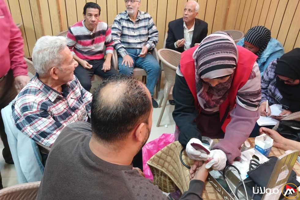 علاج أكثر من 1000 حالة.. خدمات طبية مجانية في الكنائس والمطرانيات قبل عيد القيامة المجيد (صور)
