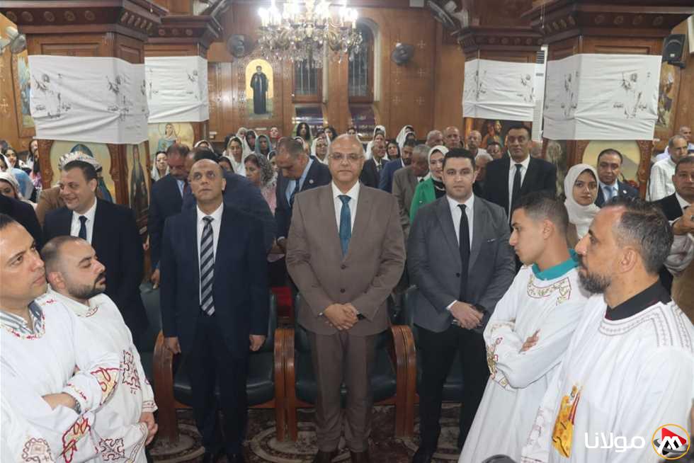 وحدة متماسكة.. محافظ القليوبية والقيادات التنفيذية والشعبية يحضرون قداس عيد القيامة في كنيسة العذراء ببنها (صور)