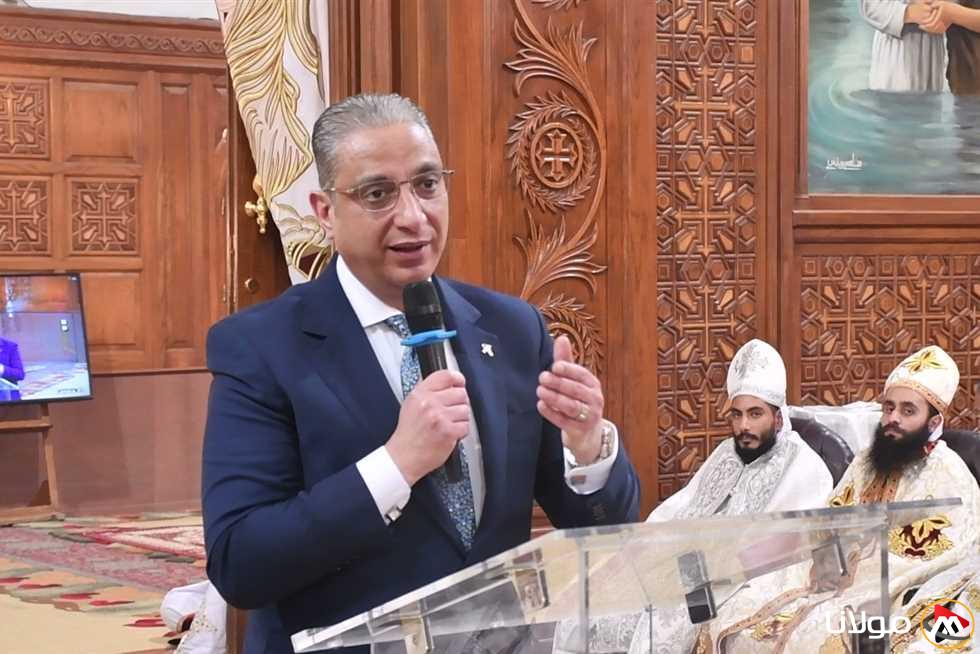 محافظ الفيوم يتفقد الكنائس لتهنئة الأقباط بمناسبة عيد القيامة المجيد