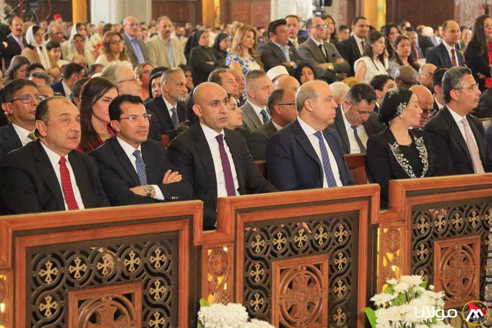 وزير التعليم يحضر قداس عيد القيامة المجيد في الكاتدرائية المرقسية بالعباسية