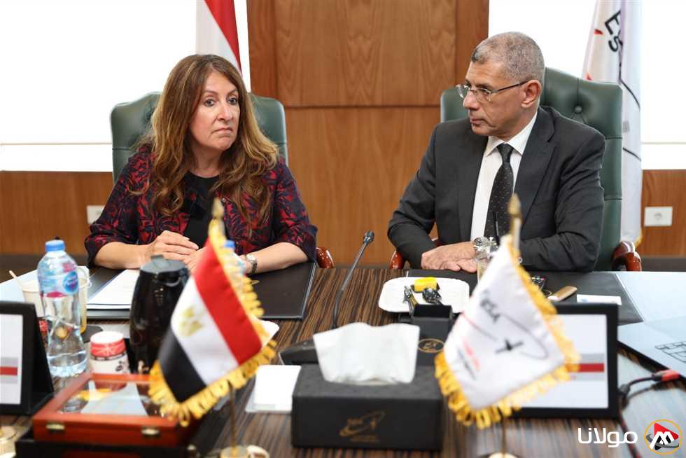 اجتماع رئيس وكالة الفضاء بالسفيرة الأمريكية لاستكشاف فرص التعاون