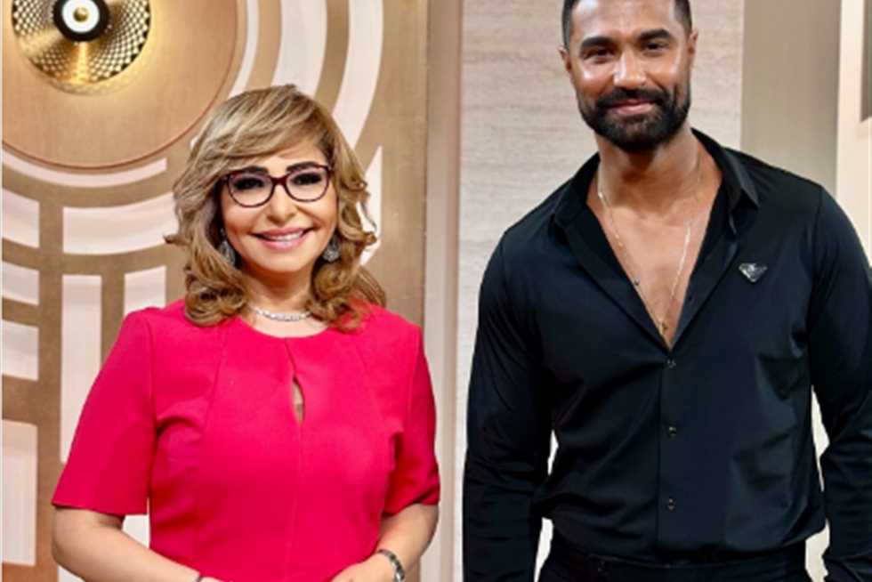 بين القامة الطويلة والقصيرة: كيف تواصلت لميس الحديدي مع كريم فهمي بعد نجاح ‘وتقابل حبيب’؟