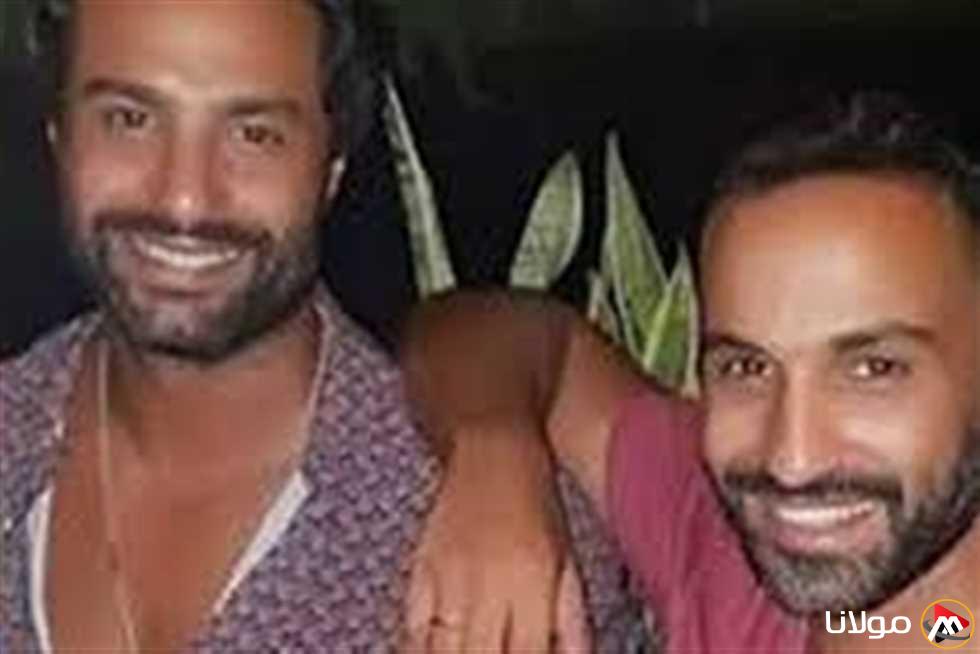 “الفنان أحمد فهمي يُفاجئ شقيقه كريم على الهواء بكلمات رائعة” (فيديو)