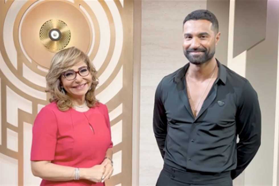 على خطى فارس أبو العزم.. كيف تم إحراج كريم فهمي للصحفية لميس الحديدي أثناء البث المباشر؟ (فيديو)