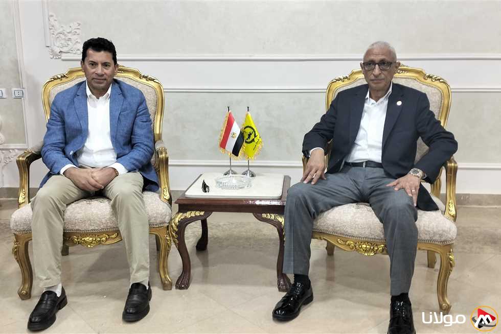 محافظ شمال سيناء يلتقي وزير الشباب والرياضة