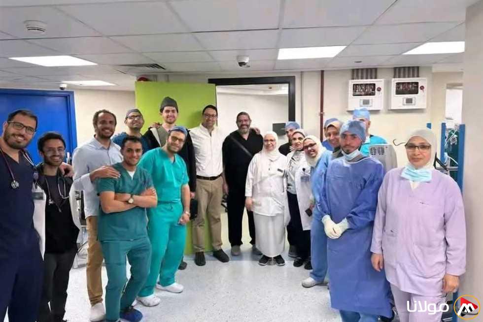 نجاح غير مسبوق في استئصال جهاز تنظيم ضربات القلب بدون جراحة: حالة نادرة عالميًا من قصر العيني