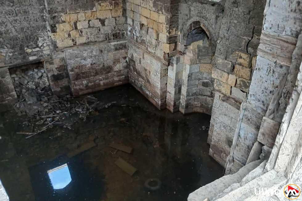 قبة السلطان الأشرف خليل بن قلاوون تحت الإهمال والغرق، وخبراء الآثار يدعون لمشروع شامل لإنقاذ التراث الإسلامي