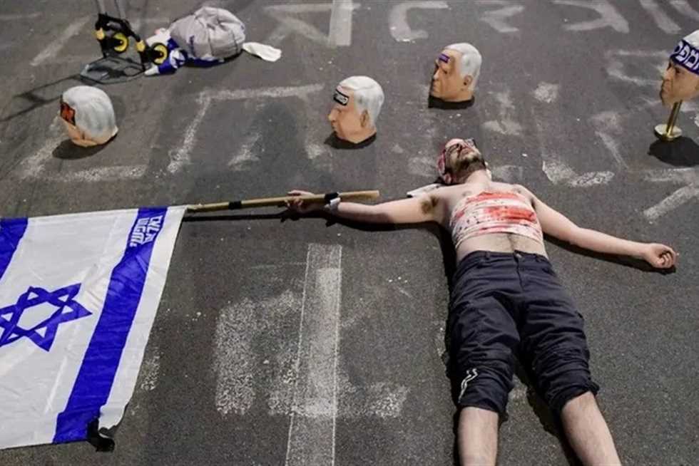 نتنياهو يواجه أزمة مع خصومه بسبب رؤوس مقطوعة.. والليكود ينتقد الفوضى في شوارع إسرائيل