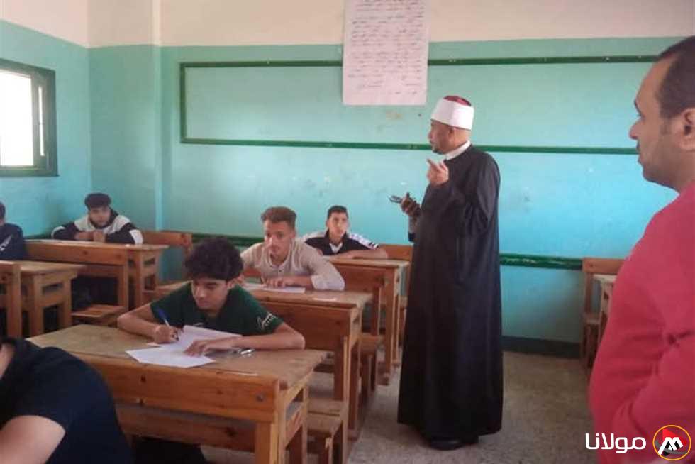 رئيس منطقة كفر الشيخ الأزهرية يواصل متابعة امتحانات النقل للثانوية في اليوم الثاني من انطلاقها