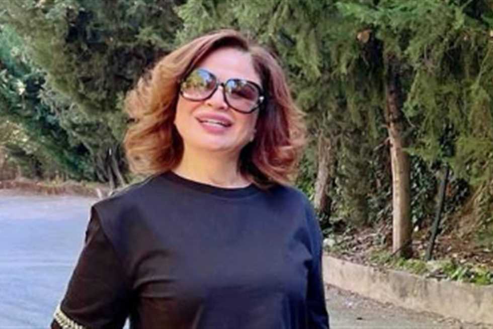إلهام شاهين تفاجئ جمهورها بخسارة وزن ملحوظة في أحدث ظهور لها من لبنان مع صور مدهشة