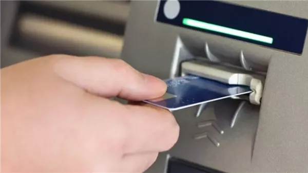 تحديث جديد: تعرف على رسوم السحب والاستعلام والحد الأقصى للسحب اليومي من ماكينات ATM