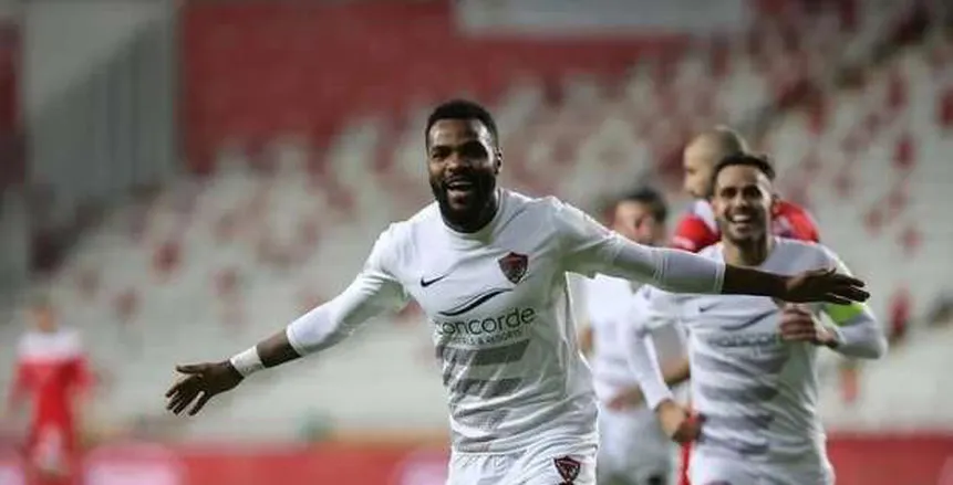 هيئة كرة القدم الجابونية تعلن وفاة آرون بوبيندزا، لاعب الزمالك السابق، في بيان رسمي