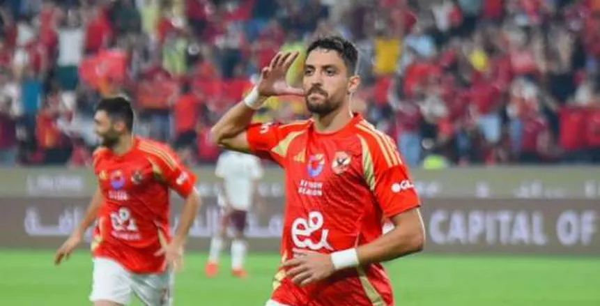 كولر يفاجئ طاهر محمد طاهر قبل مواجهة الأهلي ضد صن داونز