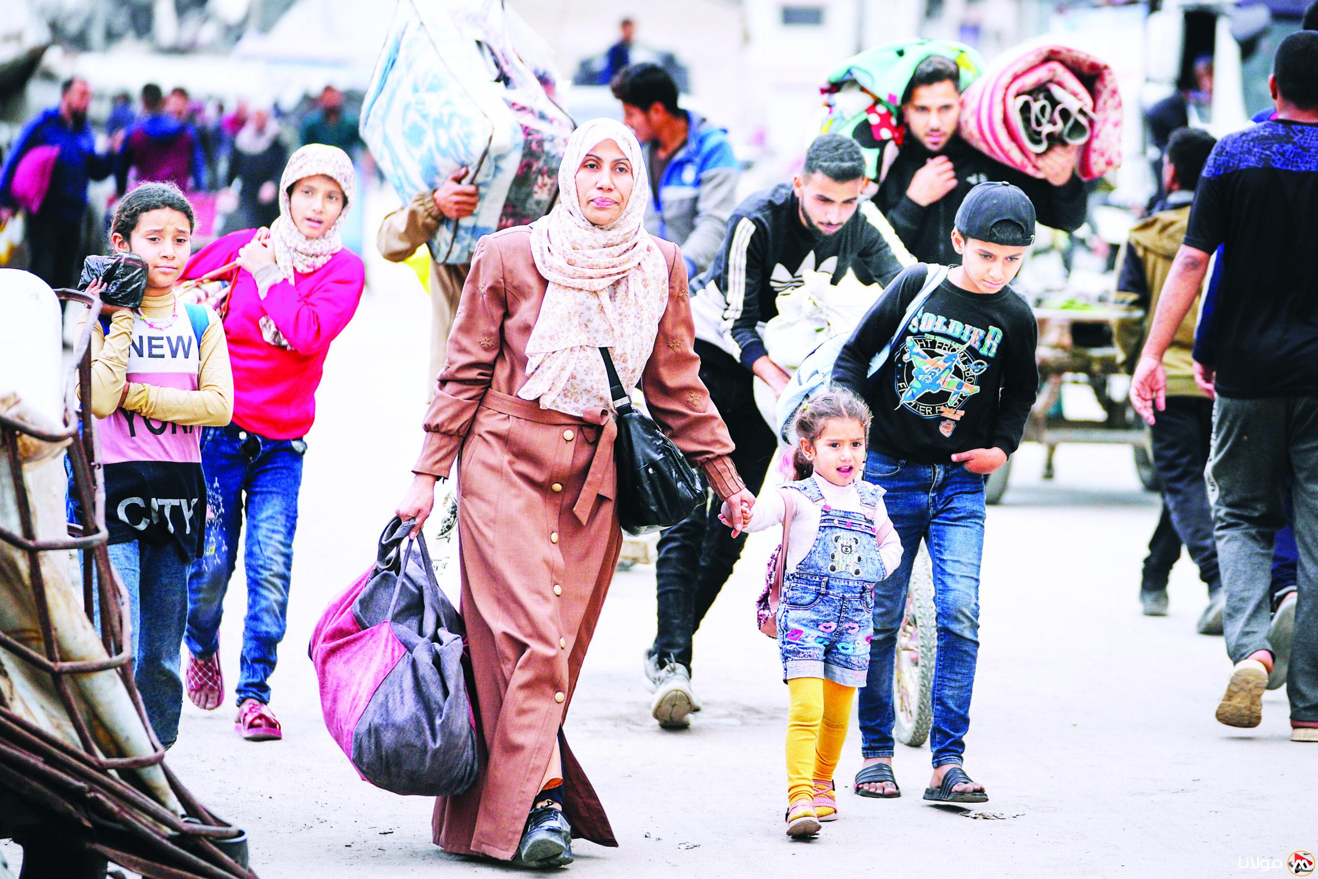 إسرائيل تعزز عمليات الإخلاء مع نزوح عشرات الآلاف من سكان غزة