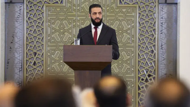 أزمة عائلية: كيف دفعت مواقع التواصل الرئيس السوري للابتعاد عن شقيقه جمال الشرع؟