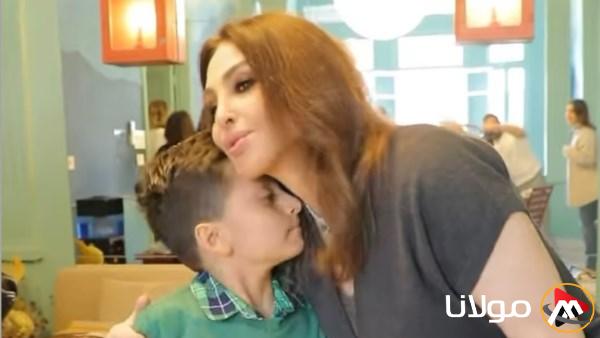 إليسا تفي بوعدها لطفل مريض بالسرطان.. ما الذي قامت به؟
