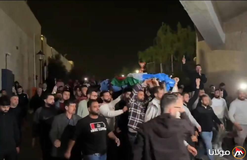 الجيش الإسرائيلي يسقط أمريكياً في الضفة الغربية بعد قيامه برشق قواته بالحجارة