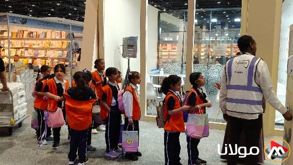 اهتمام ملحوظ بالطفل في معرض أبوظبي للكتاب مع جولات تثقيفية مميزة للمدارس