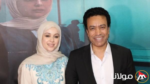بالصور: ظهور زوجة سامح حسين للمرة الأولى في العرض الخاص لفيلم “استنساخ” لتقديم الدعم له.