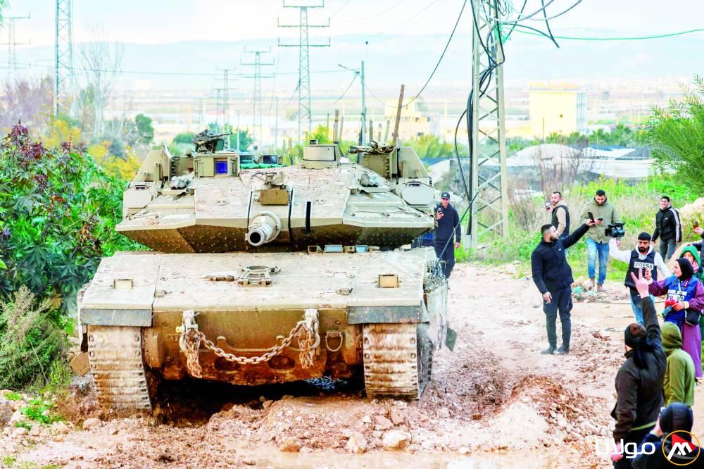 تصاعد الهجمات الإسرائيلية على الضفة الغربية: مداهمات ونزوح قسري