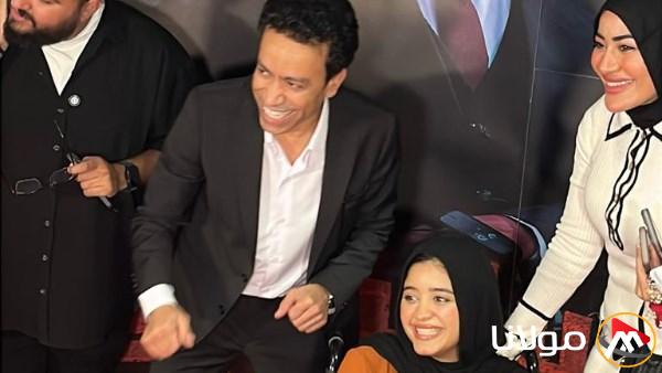 زوجة سامح حسين تؤازره.. تفاصيل الحدث الخاص لفيلم استنساخ | صور