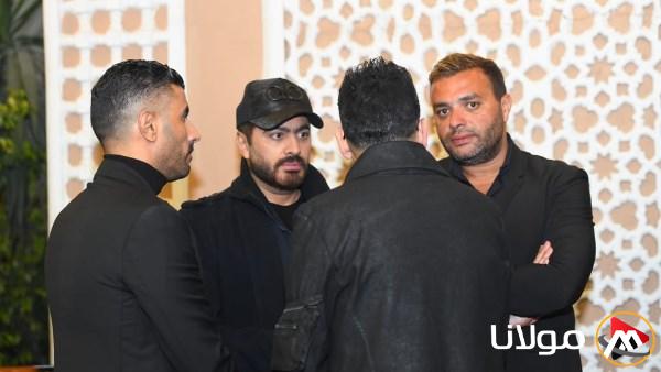 نجوم الفن يحضرون عزاء والدة رامي صبري.. صور