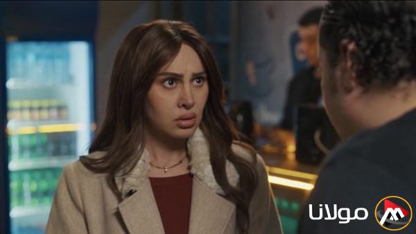 ياسمين رئيس تكذب شائعات انضمامها لفيلم “صقر وكناريا”